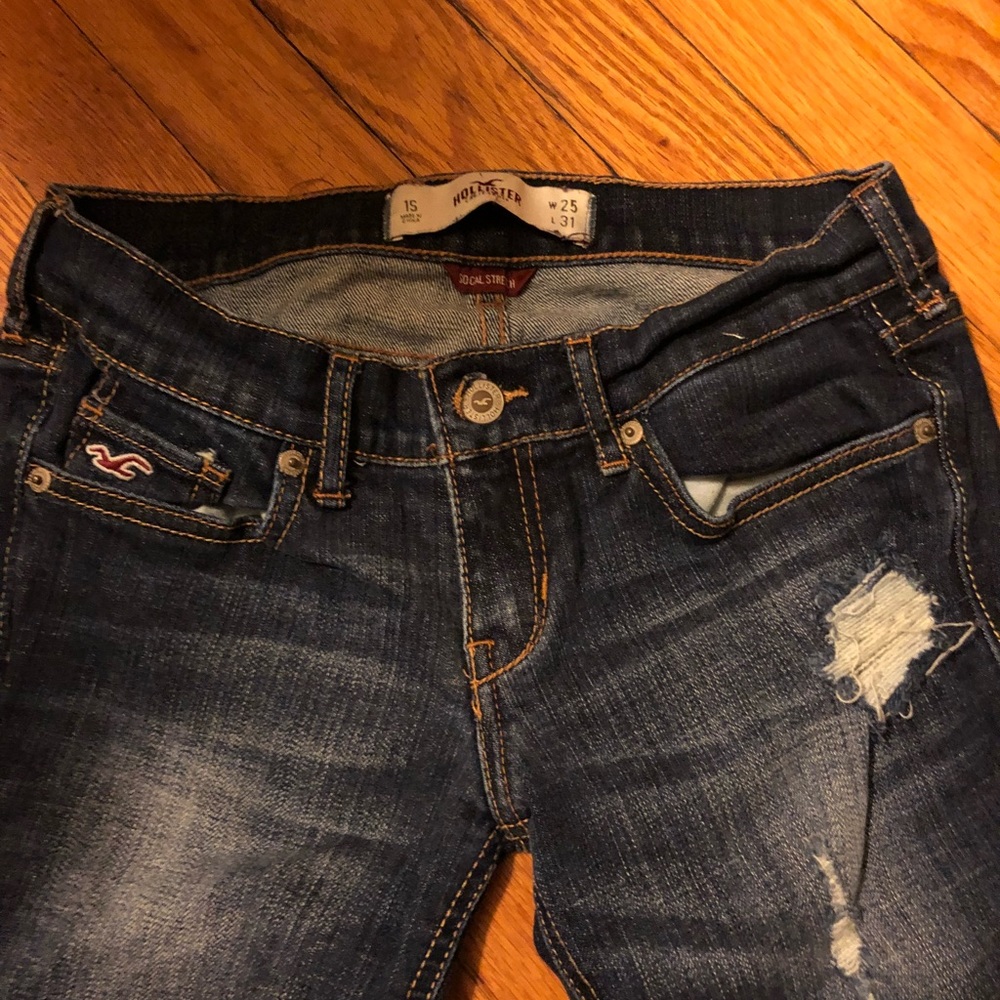 Ripped Hollister skinny jeans